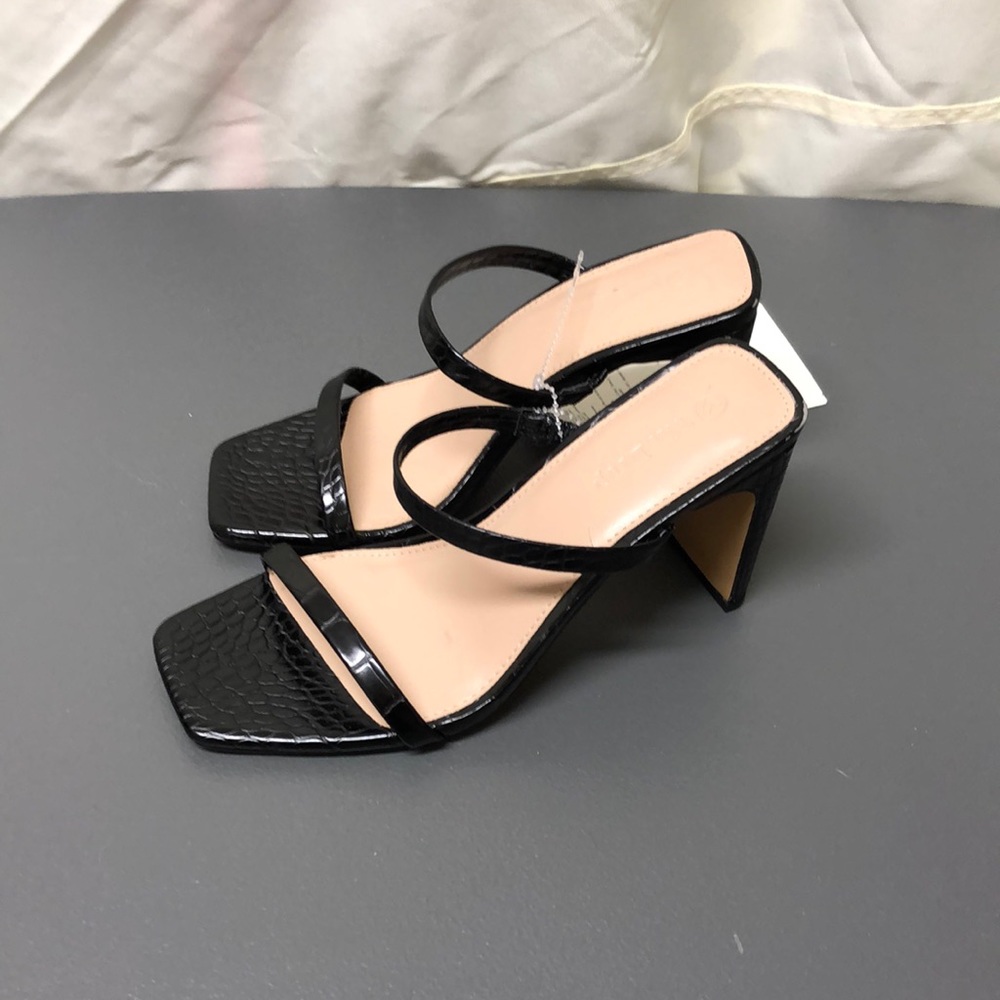 23. The Drop | Black Snake Skin Block Heels (Mismatched Sizes)